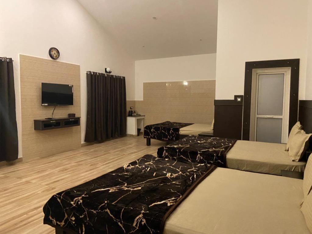 Rr Holidays - Home Stay 코다이카날 외부 사진